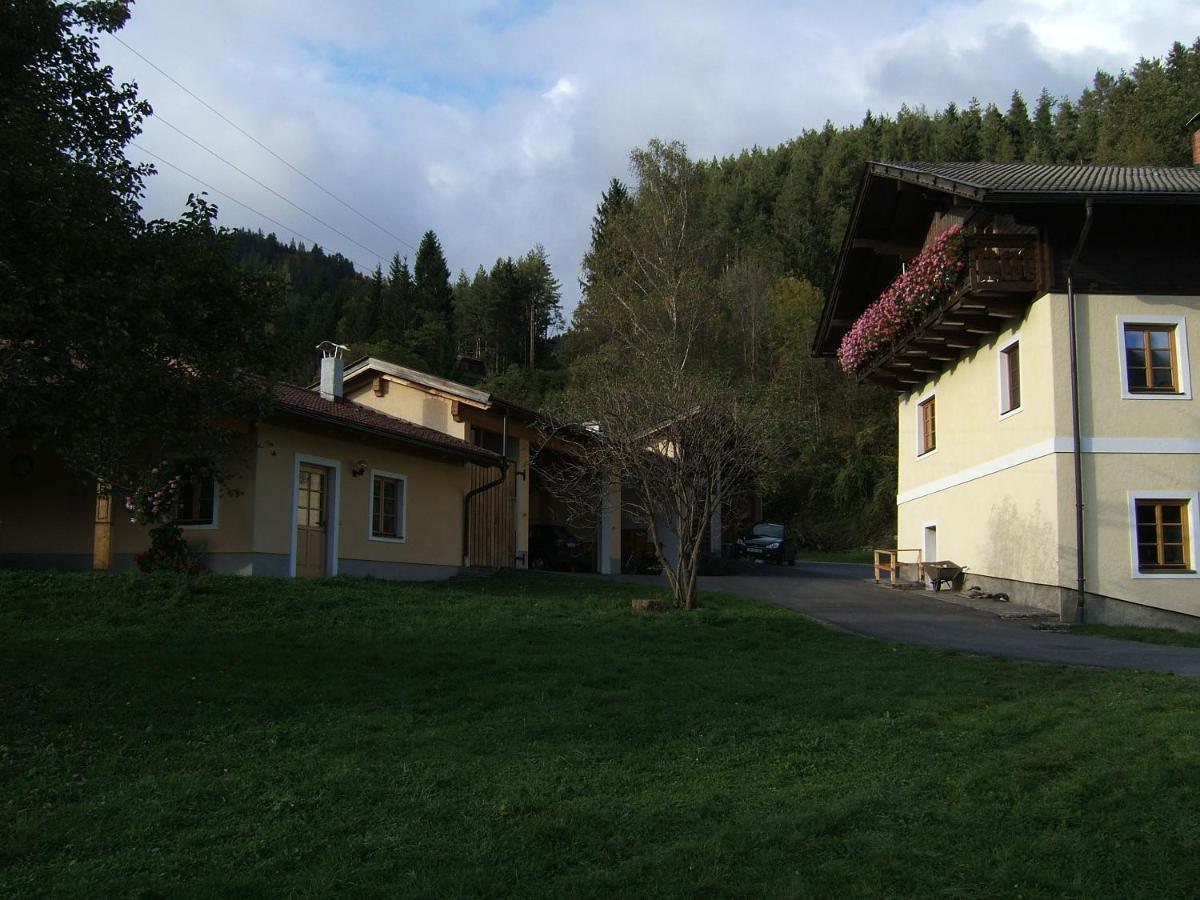 オーバードラウブルク Koestlhof, Familie Hassler Bed & Breakfast エクステリア 写真