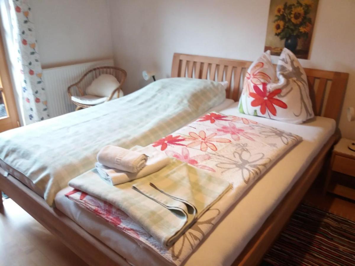 オーバードラウブルク Koestlhof, Familie Hassler Bed & Breakfast エクステリア 写真