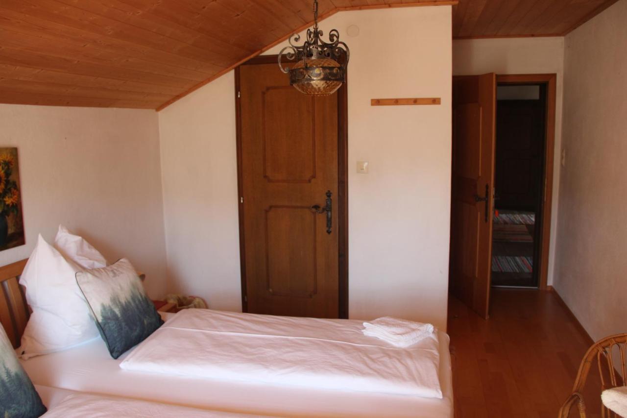 オーバードラウブルク Koestlhof, Familie Hassler Bed & Breakfast エクステリア 写真